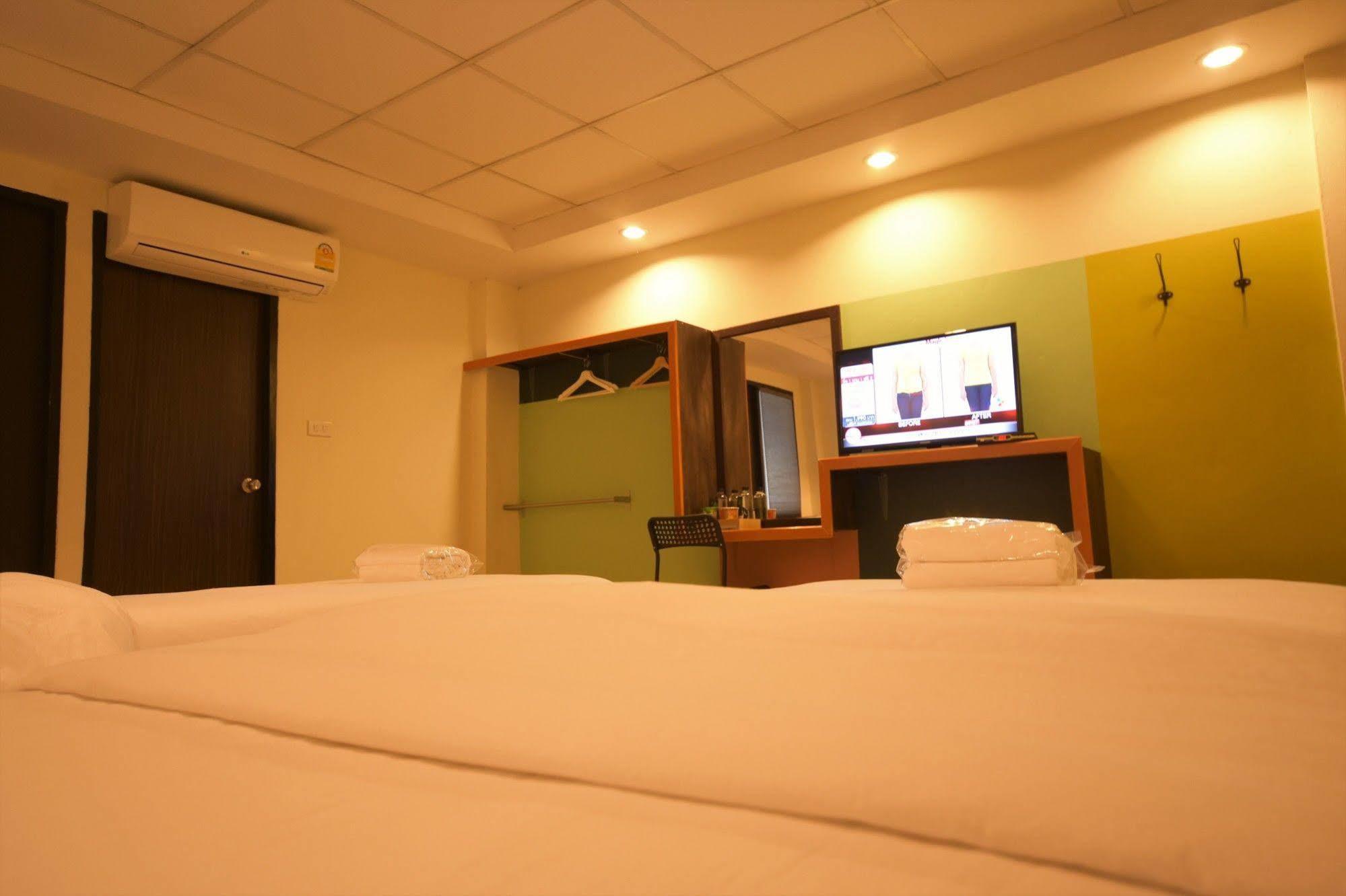 Room At Prachachuen Nonthaburi Exterior photo