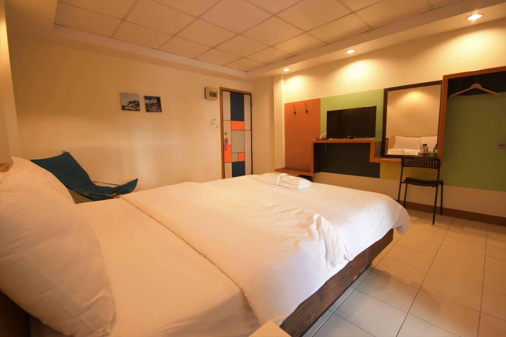 Room At Prachachuen Nonthaburi Exterior photo