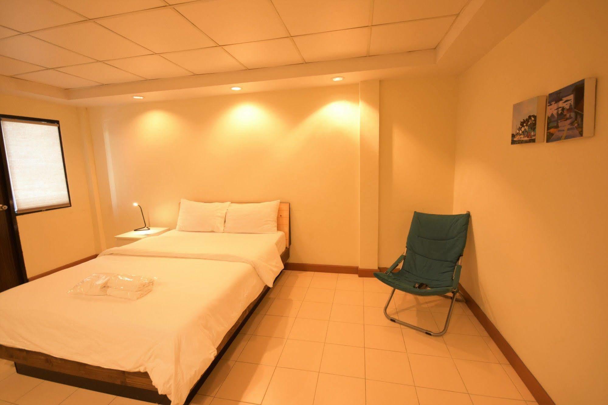 Room At Prachachuen Nonthaburi Exterior photo