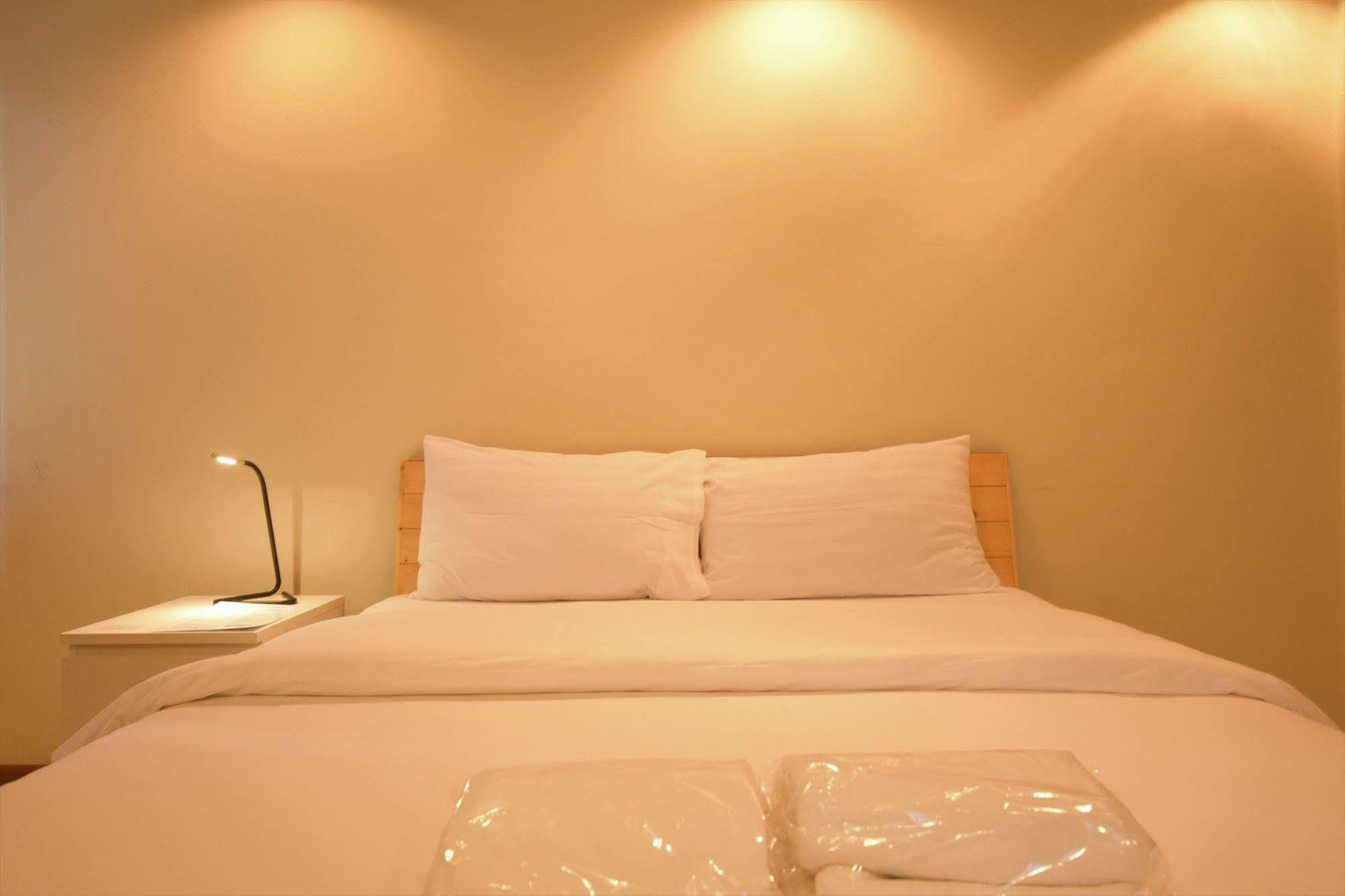 Room At Prachachuen Nonthaburi Exterior photo